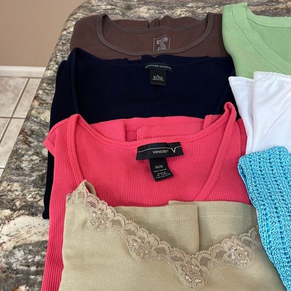 Women’s 7 Piece Sleeveless Top Bundle - Picture 2 of 4